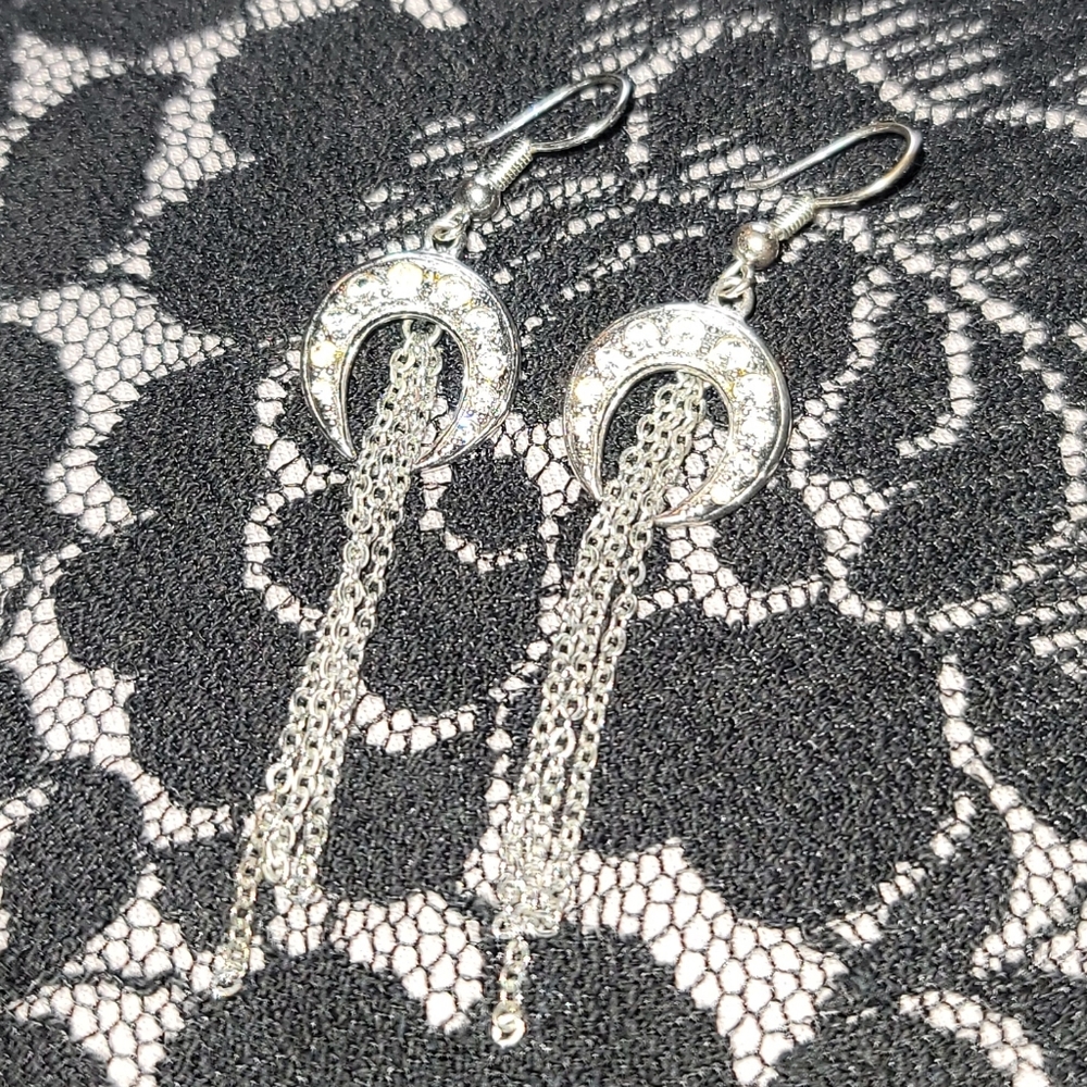 Butler Horn Dangle Earrings - Picture 5 of 7